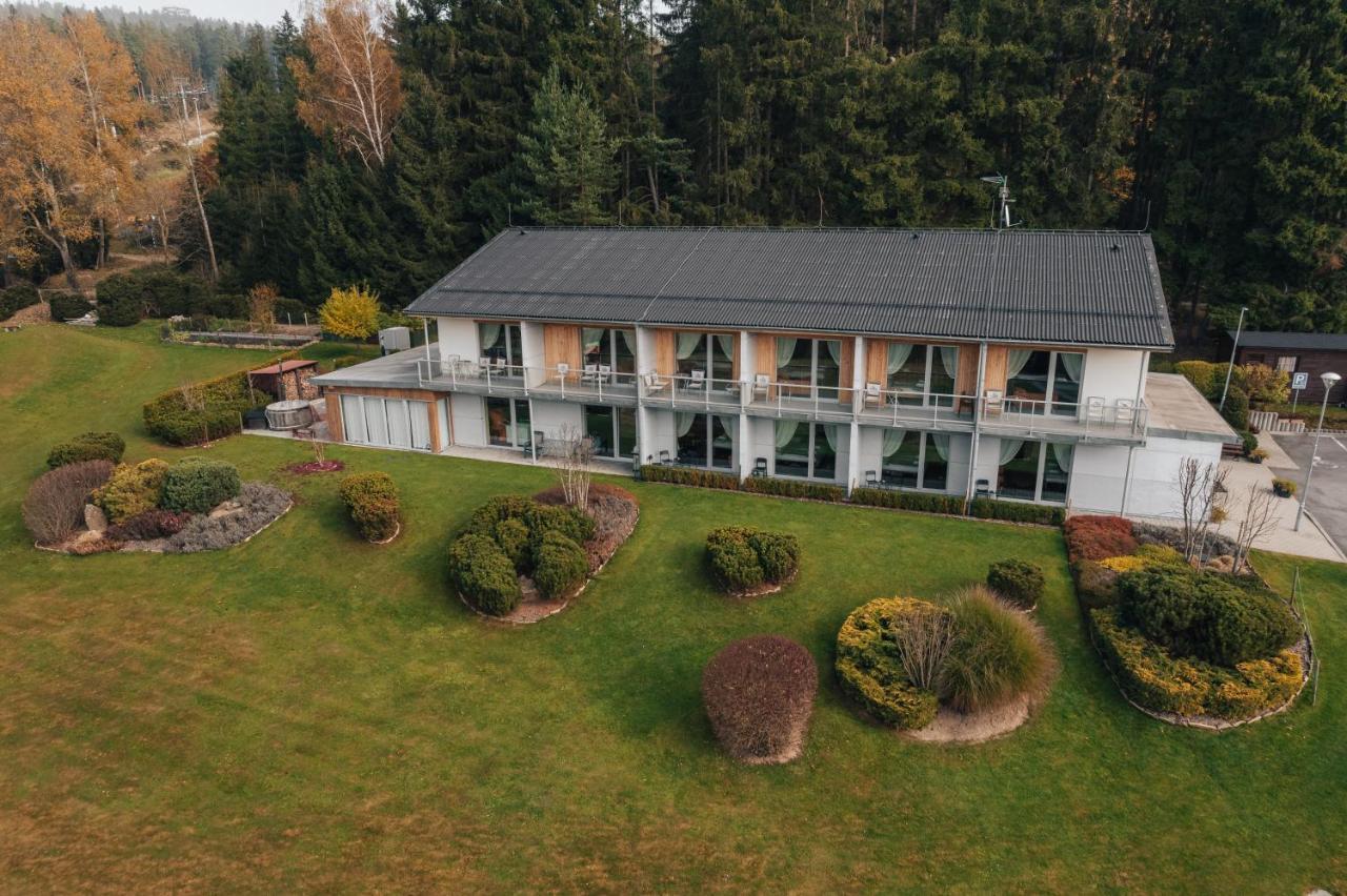 Hotel Slunecna Louka Ліпно-над-Влтавою Екстер'єр фото