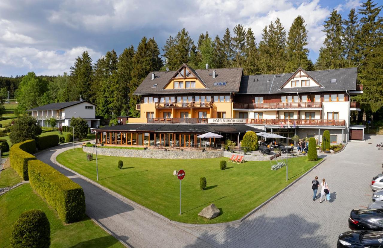 Hotel Slunecna Louka Ліпно-над-Влтавою Екстер'єр фото
